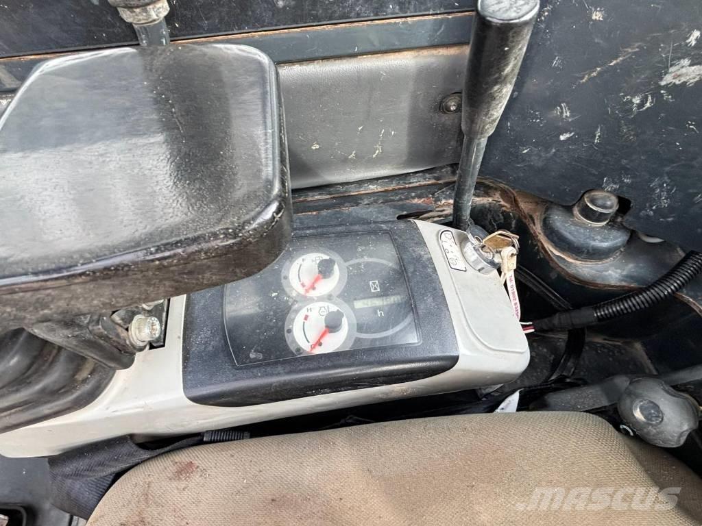 Komatsu PC 26 MR-3 Мини-экскаваторы