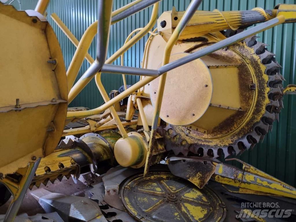 New Holland FR 9050 Самоходные кормоуборочные комбайны