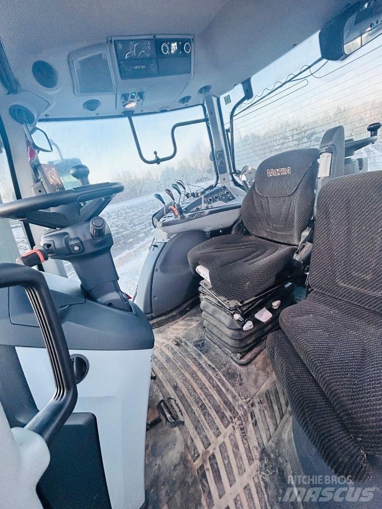Valtra T 215 Active Трактора