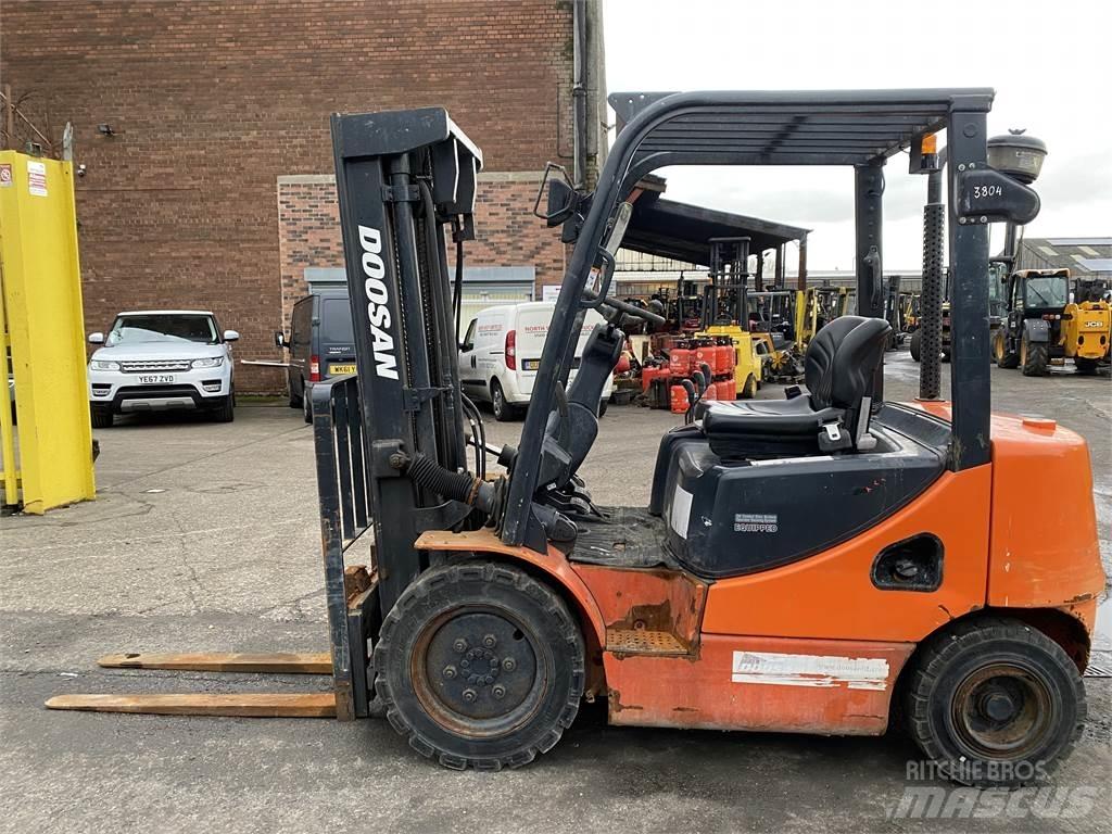 Doosan D25S-5 Дизельные погрузчики