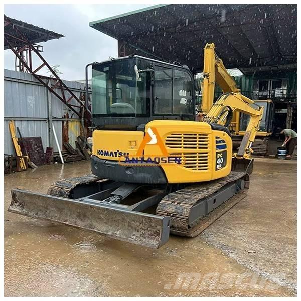 Komatsu 40MR Мини-экскаваторы