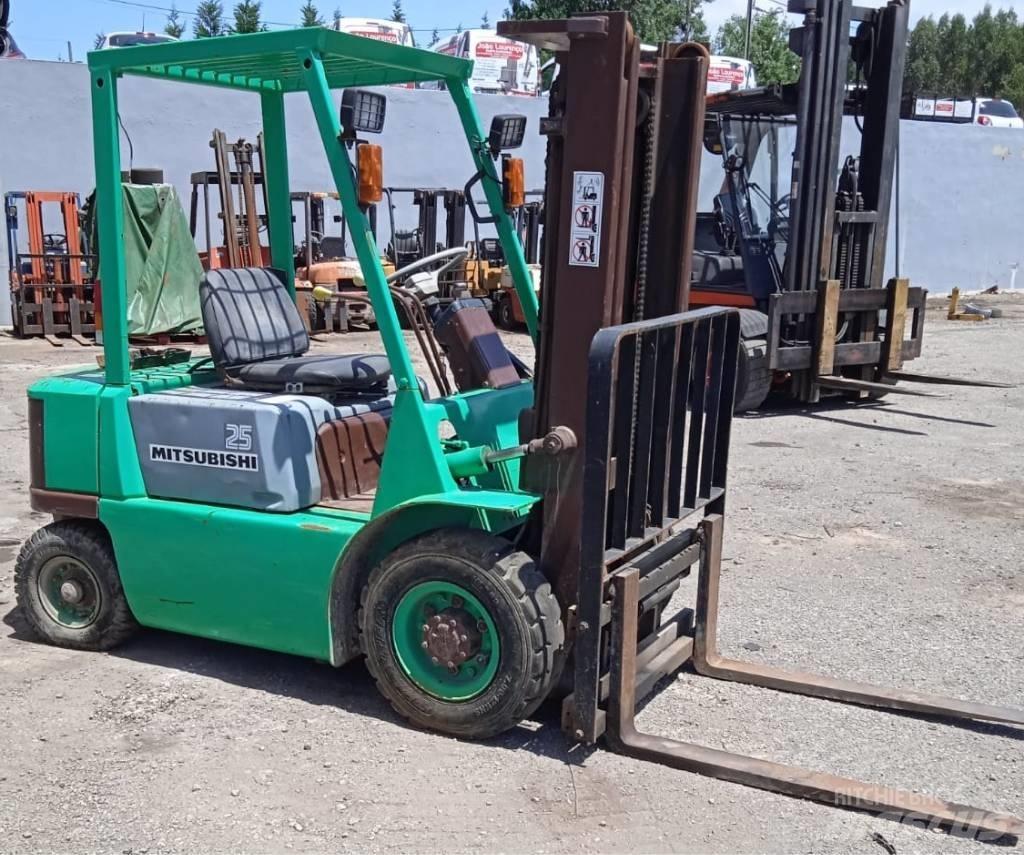 Mitsubishi FG25 Газовые погрузчики