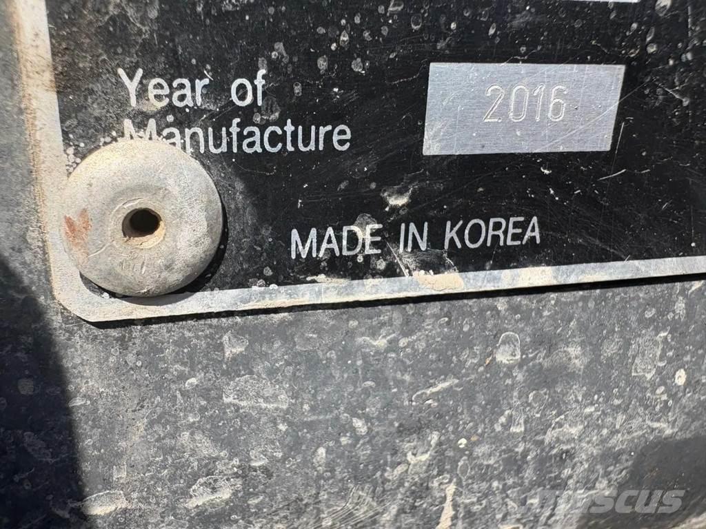Doosan DX210 WE-5 Колёсные экскаваторы