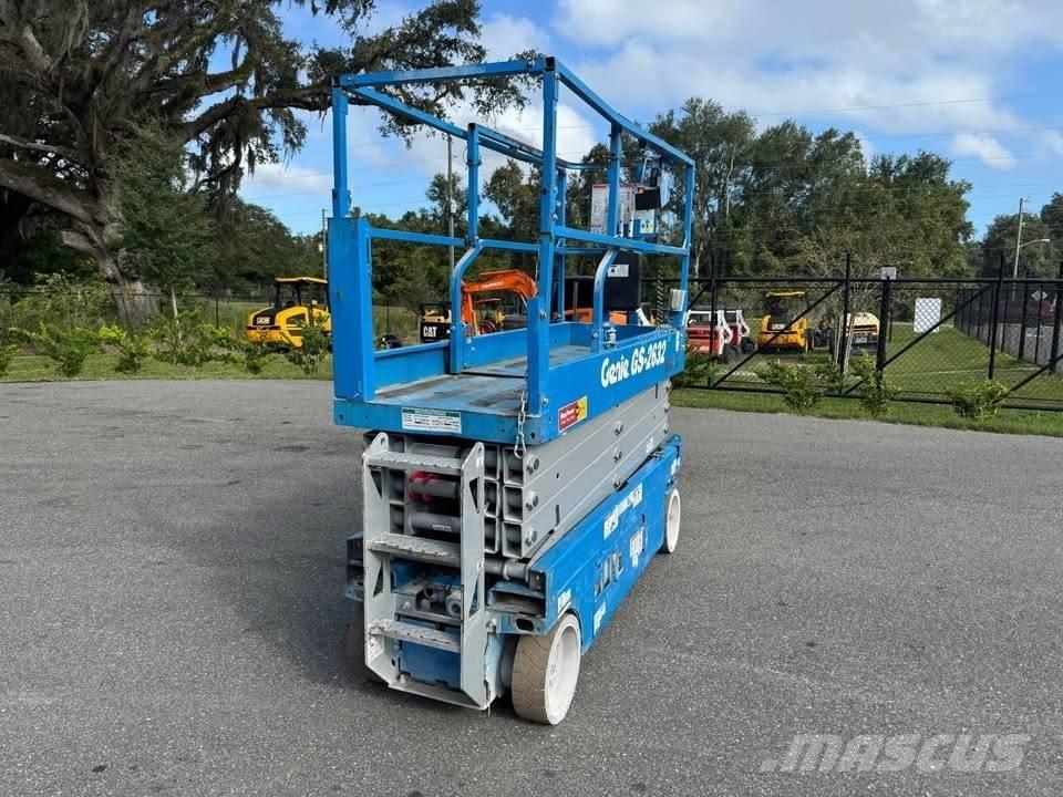Genie GS 2632 Ножничные подъемники