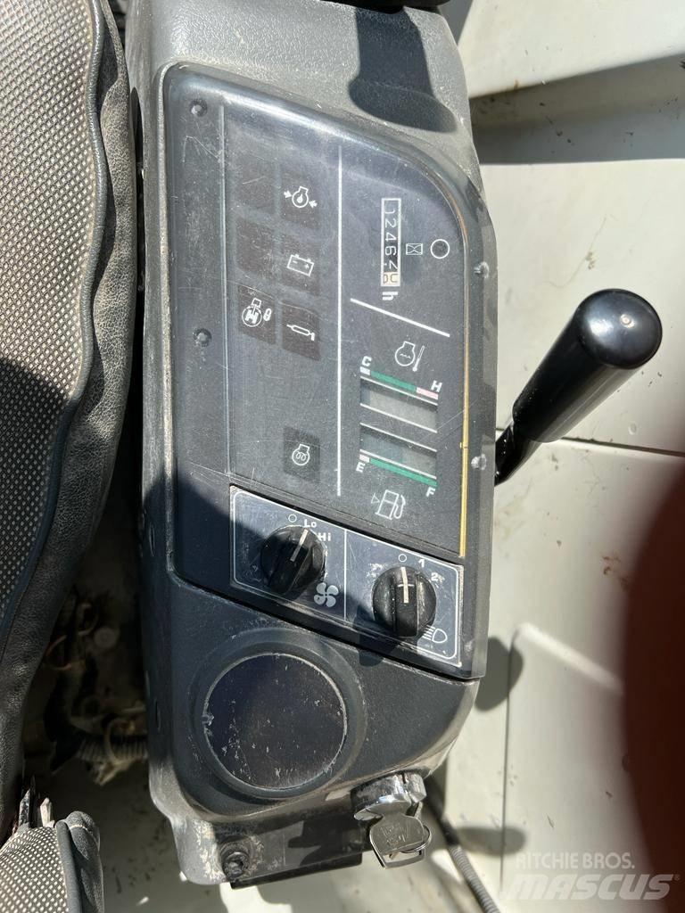 Komatsu CD50-1 Гусеничные самосвалы