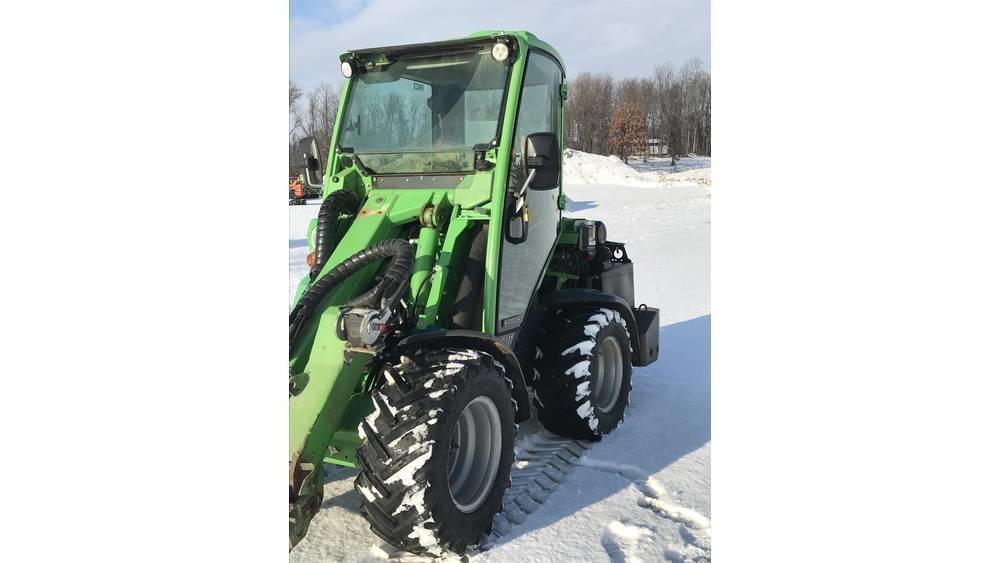 Avant 755 Фронтальные погрузчики