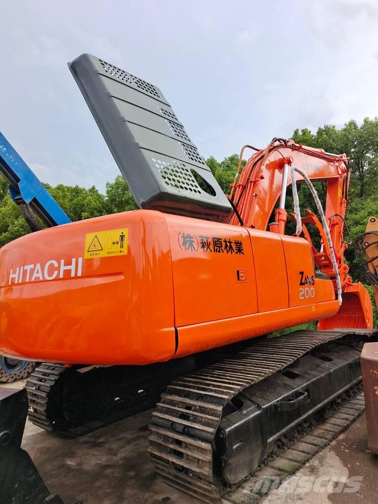 Hitachi EX 200-5 Гусеничные экскаваторы