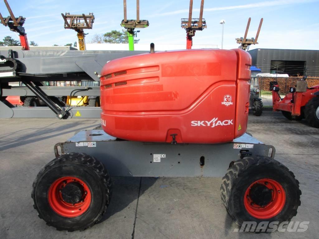 SkyJack SJ 51 AJ (725) Компактные самоходные стреловые подъемники