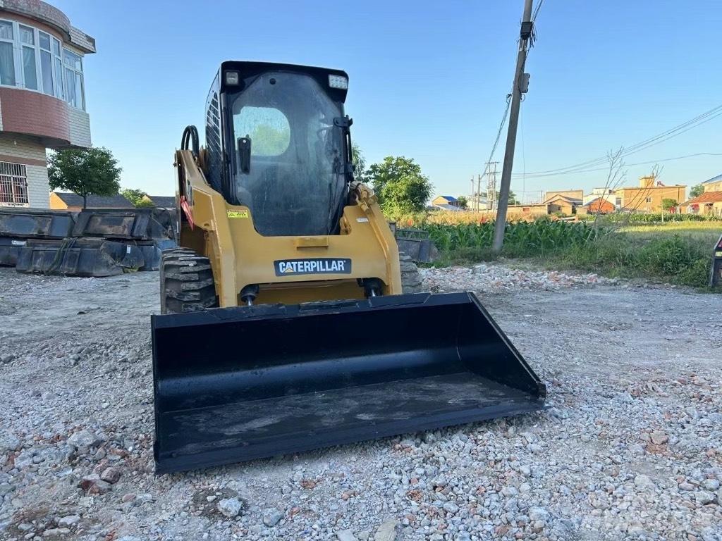 CAT 246 C Мини-погрузчики