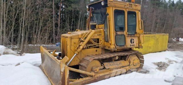 CAT D4E Гусеничные бульдозеры