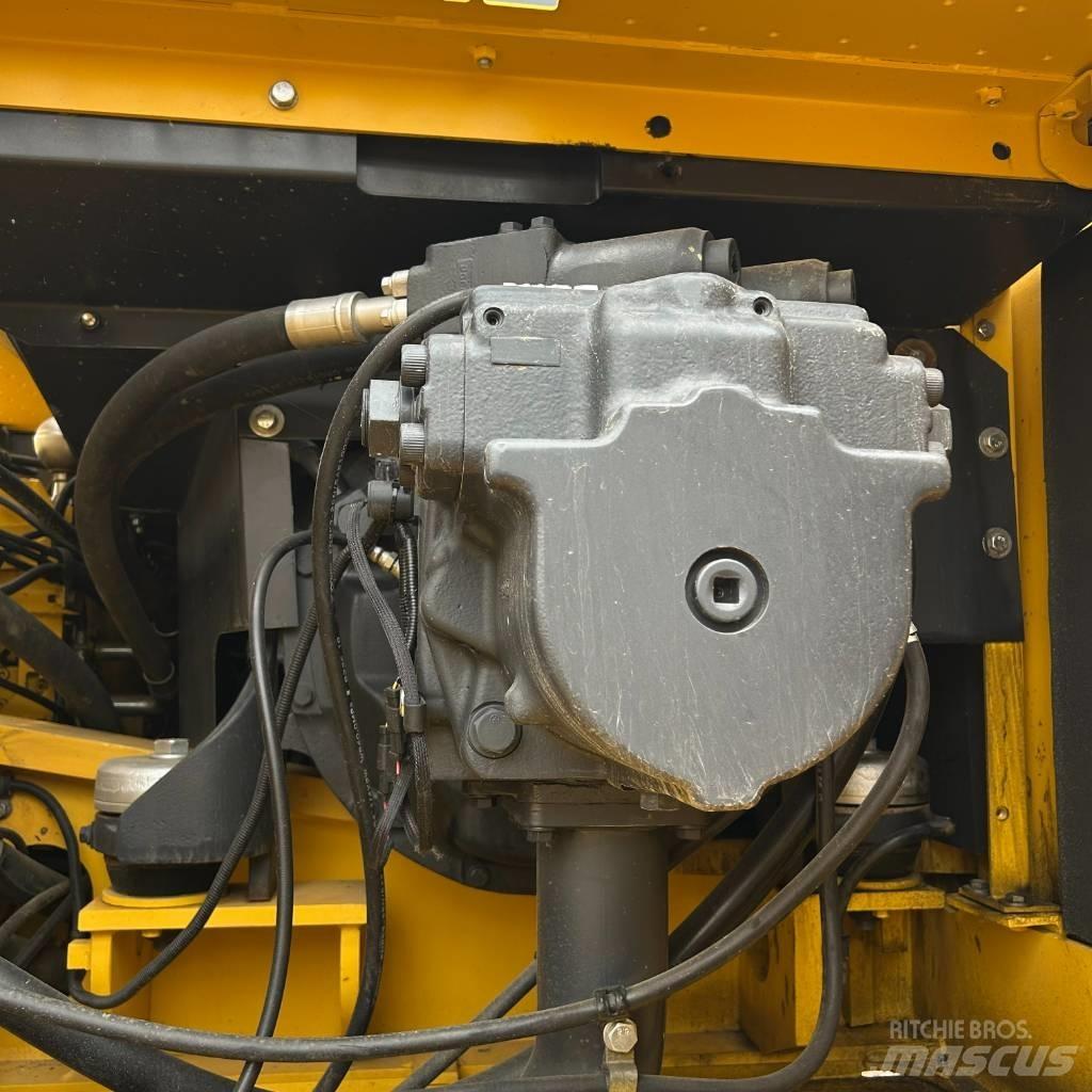 Komatsu 400-7 Гусеничные экскаваторы