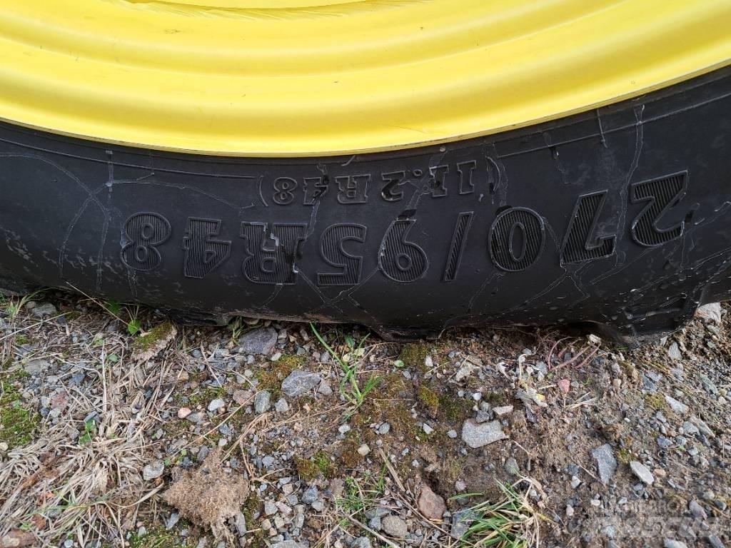 John Deere 740 i Прицепные опрыскиватели