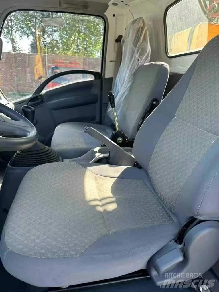 Isuzu ELF 700 Автомобильные краны