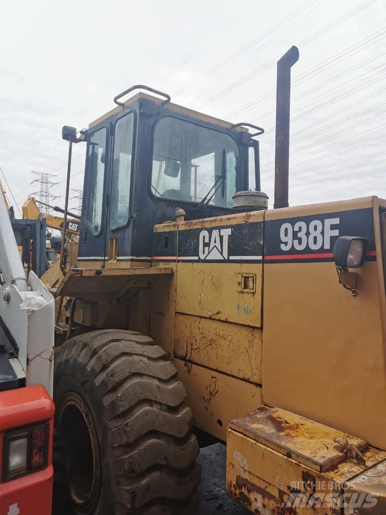 CAT 938F Фронтальные погрузчики