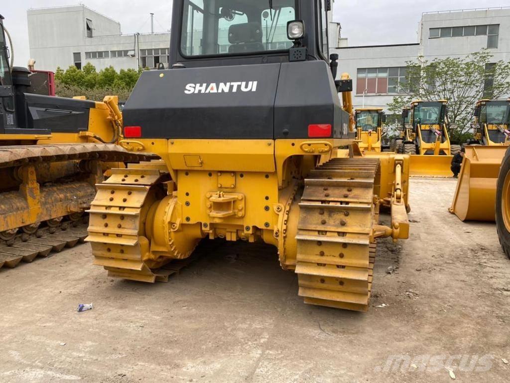 Shantui SD 16 Гусеничные бульдозеры