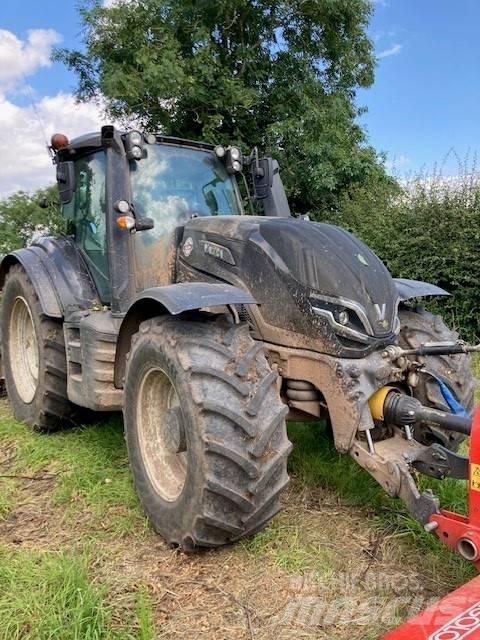 Valtra T235V Трактора