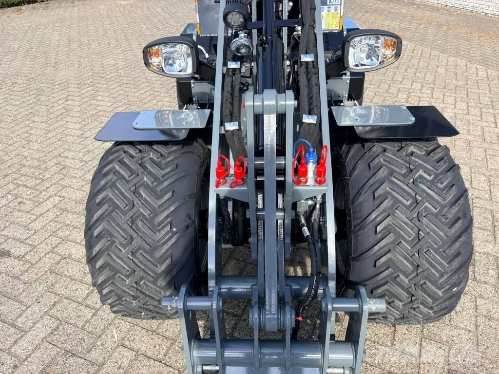 Giant G2500HD Xtra Малые погрузчики