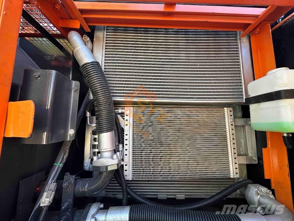 Doosan DX 225 LC Гусеничные экскаваторы