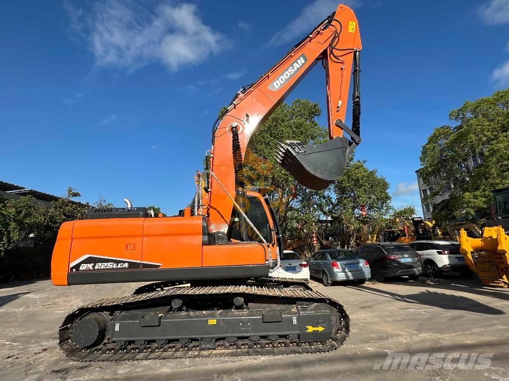 Doosan DX 225 LC Гусеничные экскаваторы