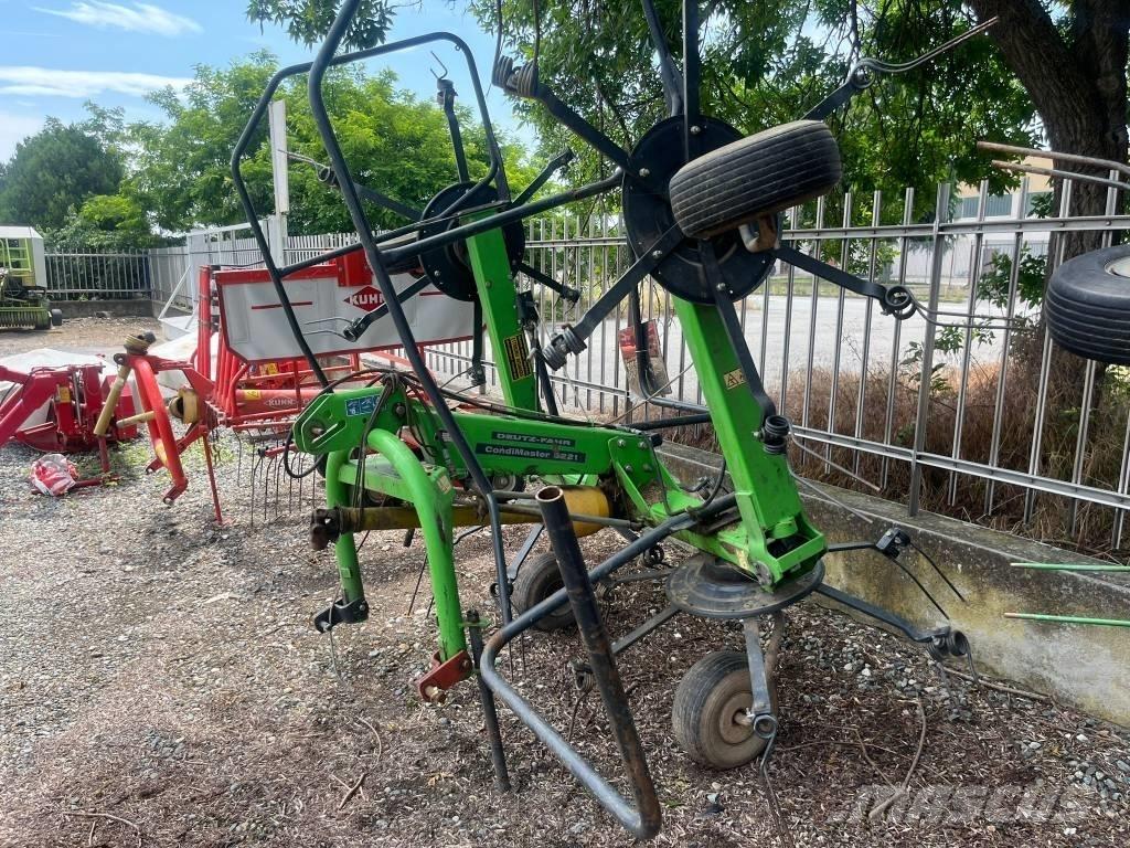 Deutz-Fahr 5221 Грабли-ворошилки