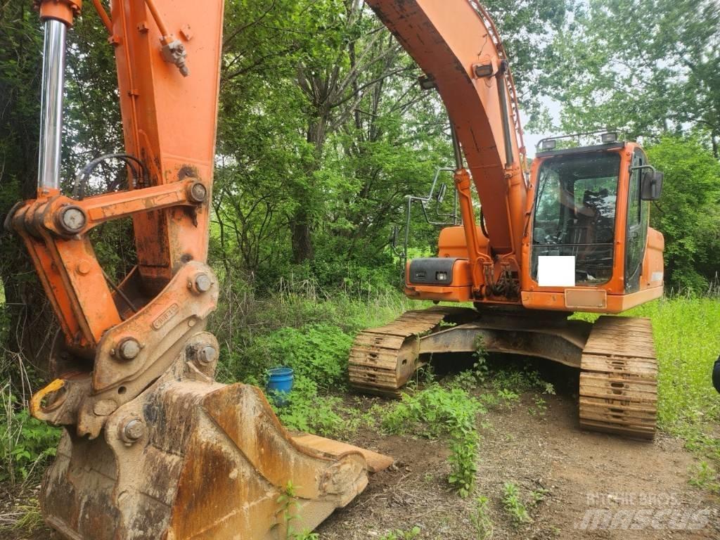 Doosan DX 220 LCA Гусеничные экскаваторы
