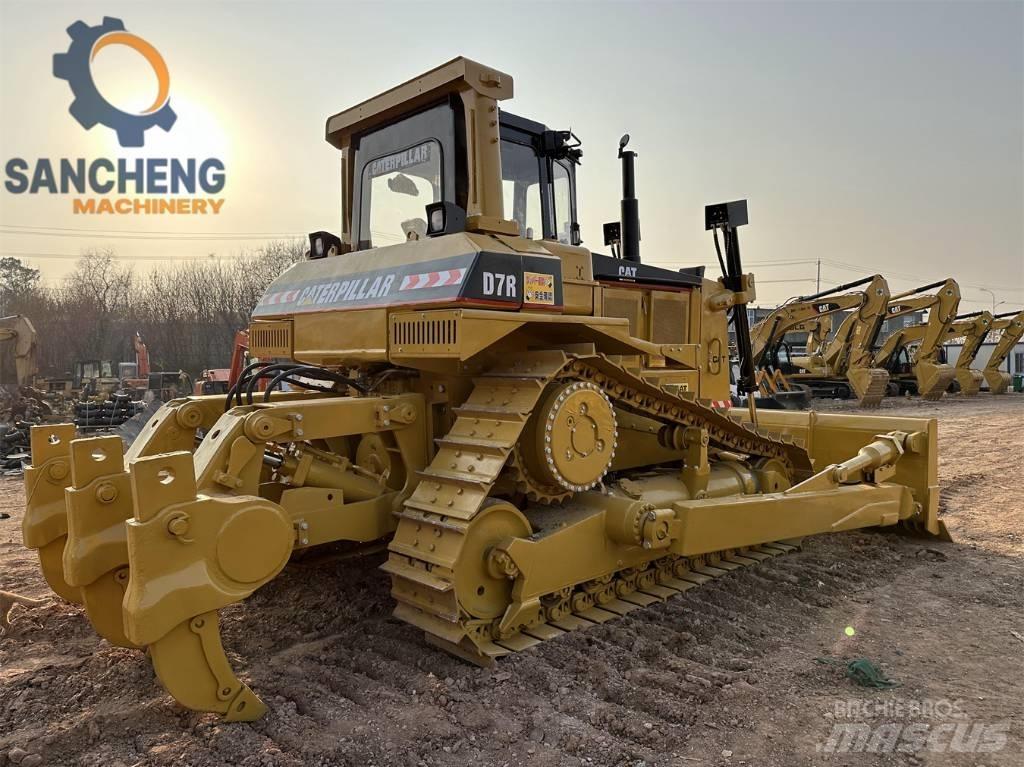 CAT D7R Гусеничные бульдозеры