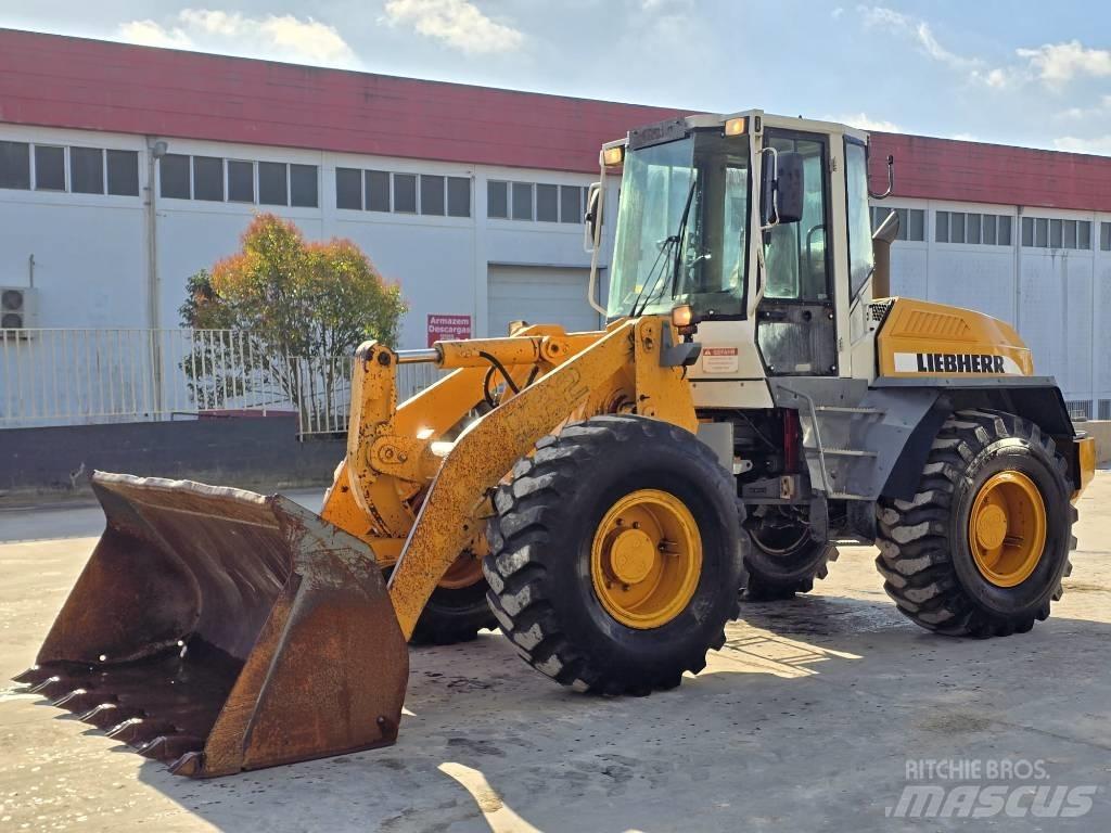 Liebherr L522 Фронтальные погрузчики