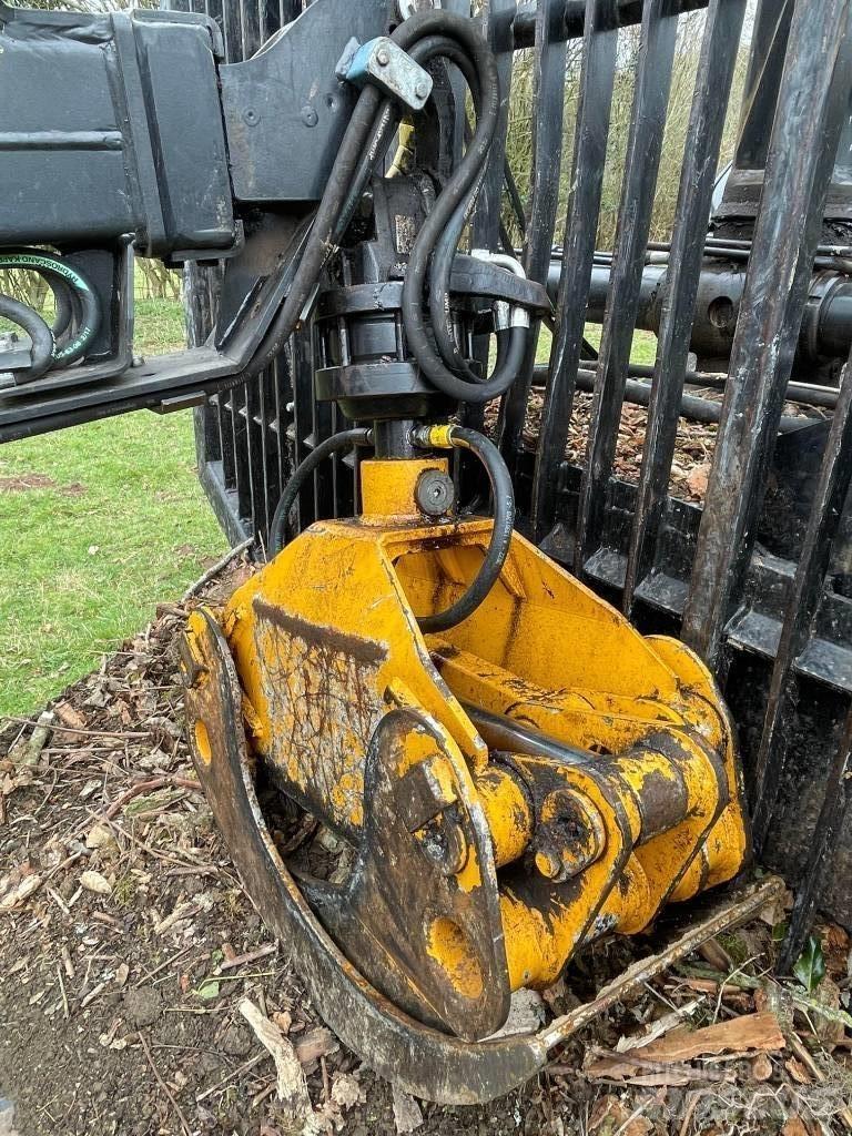 Valtra N122 Трактора
