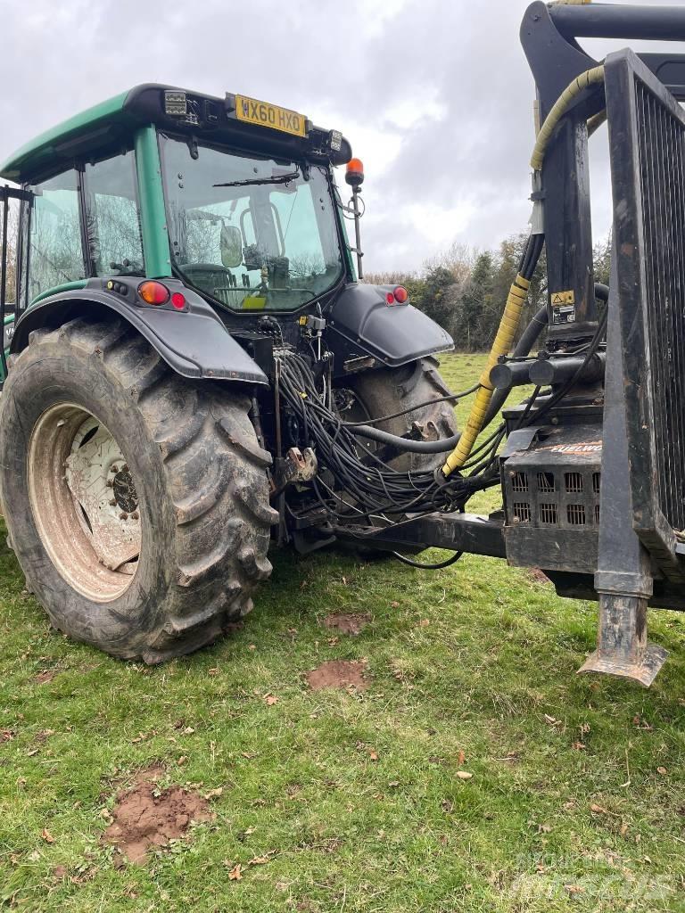 Valtra N122 Трактора