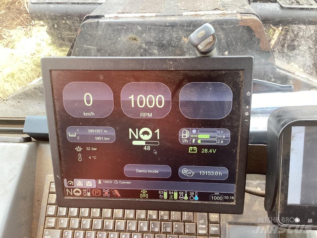 Komatsu 845 Форвардеры