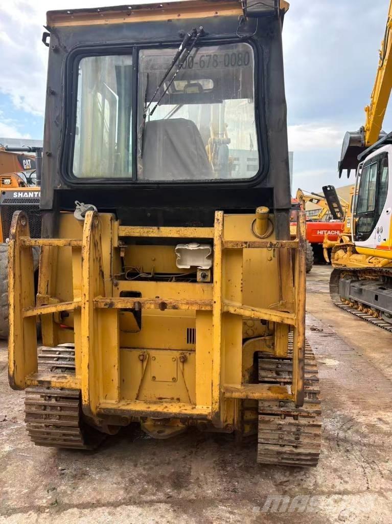 CAT D3C Гусеничные бульдозеры
