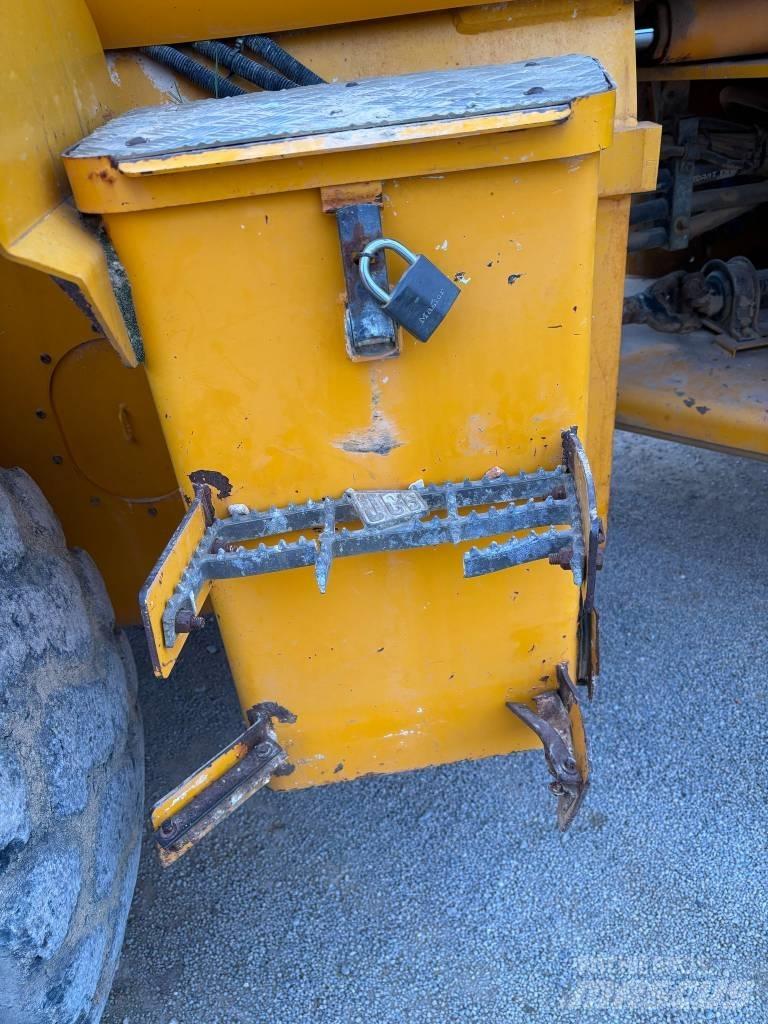 JCB 436 Фронтальные погрузчики