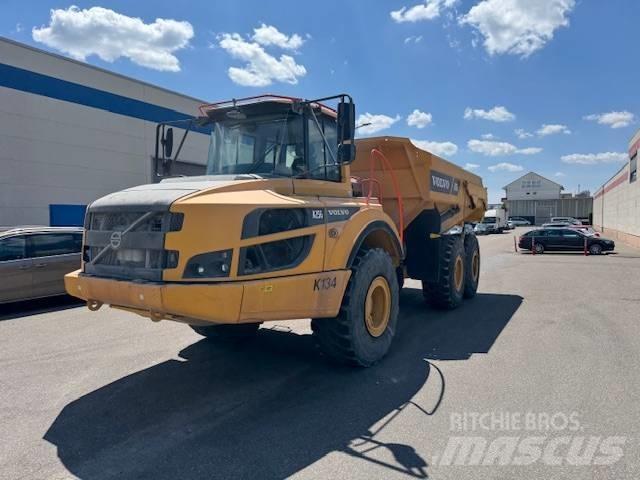 Volvo A25G Шарнирно-сочленённые самосвалы