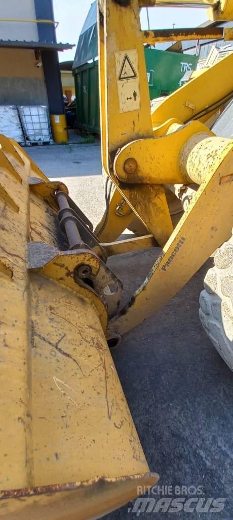 Komatsu WA 200 PT-5 Фронтальные погрузчики