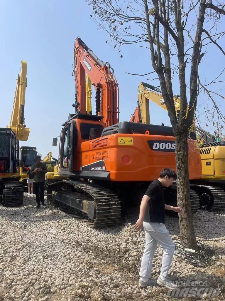 Doosan DX 225LC-9C Гусеничные экскаваторы