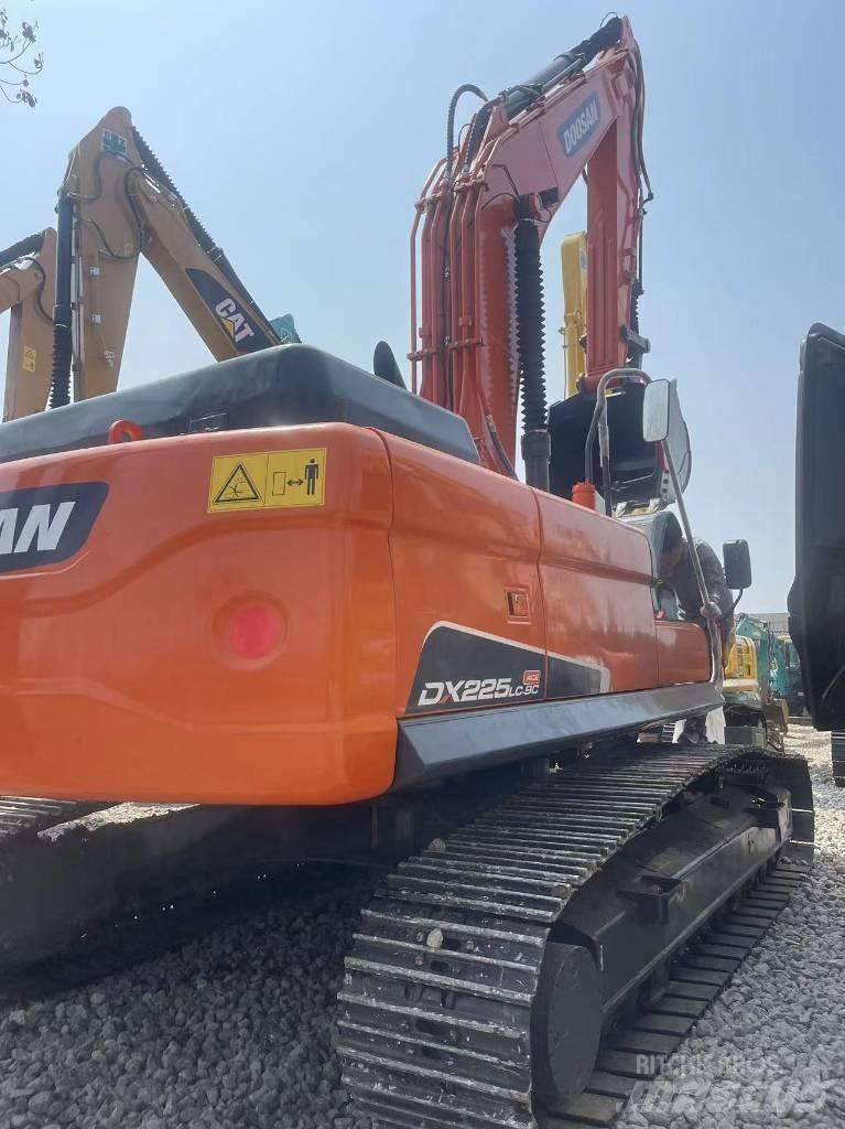 Doosan DX 225LC-9C Гусеничные экскаваторы