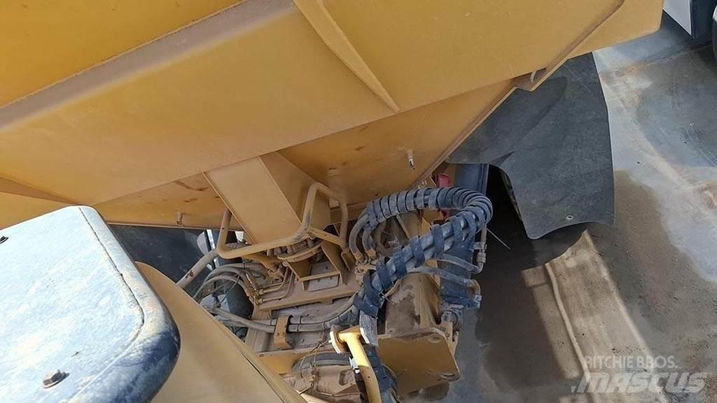 CAT 740 Специальные грузовики