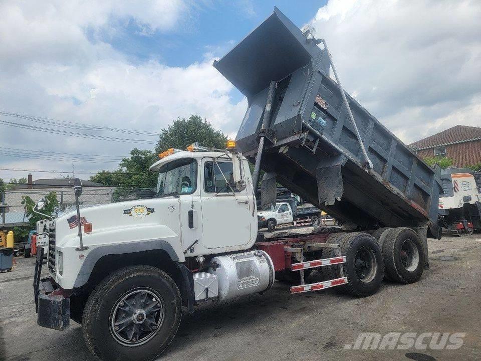 Mack RD 690 SX Грузовики-Самосвалы