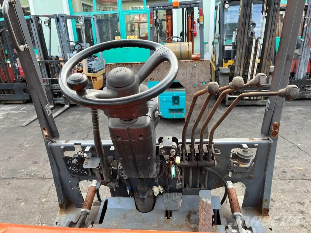 Toyota 5FBF25    V-4201 Электропогрузчики