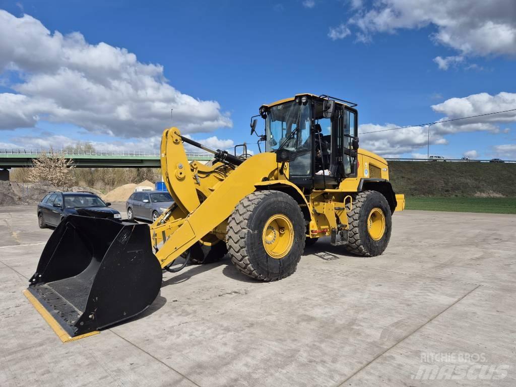 CAT 926M Фронтальные погрузчики