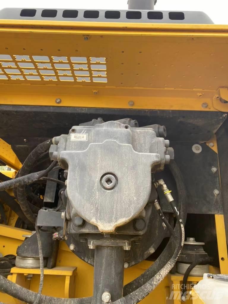 Komatsu 450LC-8 Гусеничные экскаваторы