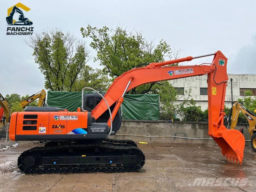Hitachi ZX200 Малые экскаваторы 7т-12т