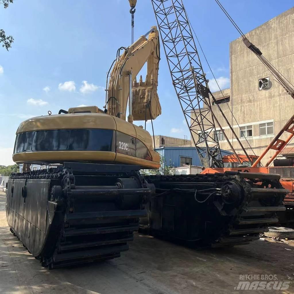 CAT 320 C Экскаваторы-амфибии