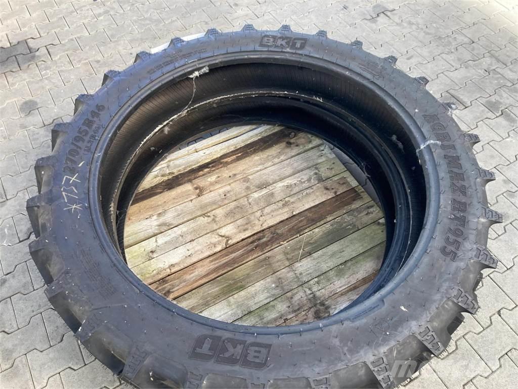 BKT 270/95R46 Шины и колёса