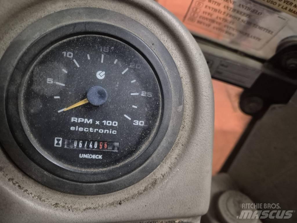 Venieri VF823B/1 Экскаваторы-погрузчики