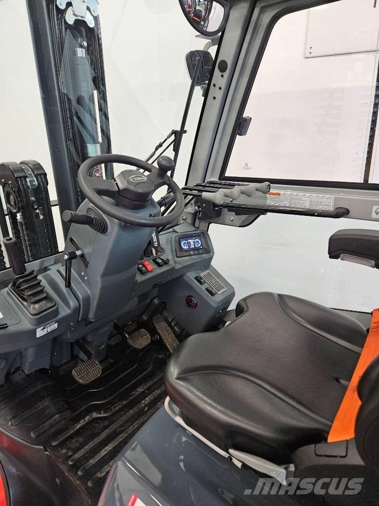 Heli CPCD 35 DIESEL Дизельные погрузчики