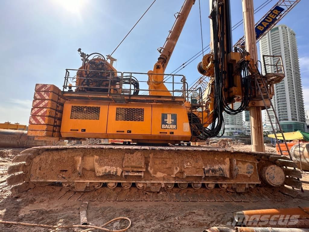 Bauer BG 48 rig.plus Гусеничные буровые установки
