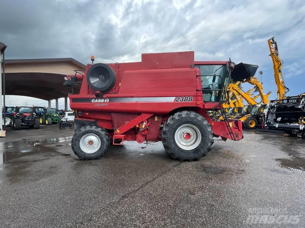 Case IH 2388 Зерноуборочные комбайны