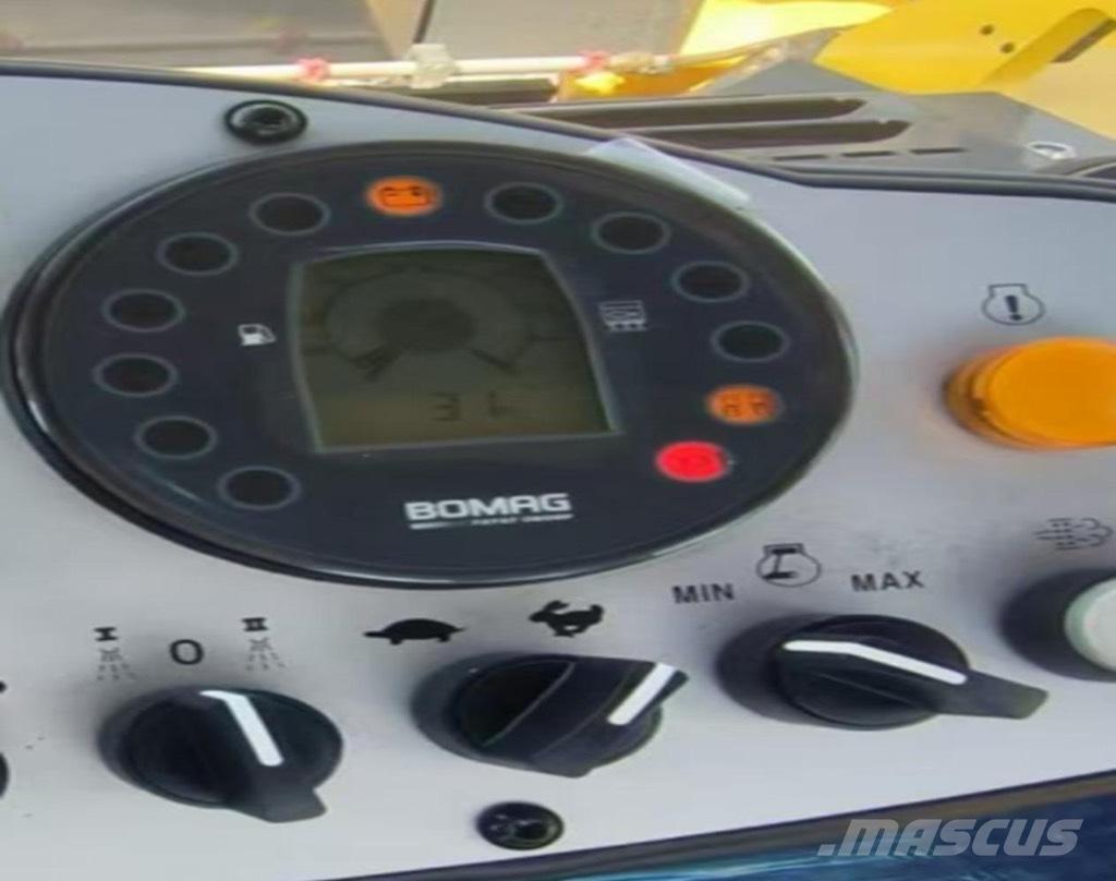 Bomag BW 202 AD-4 Катки тротуарные