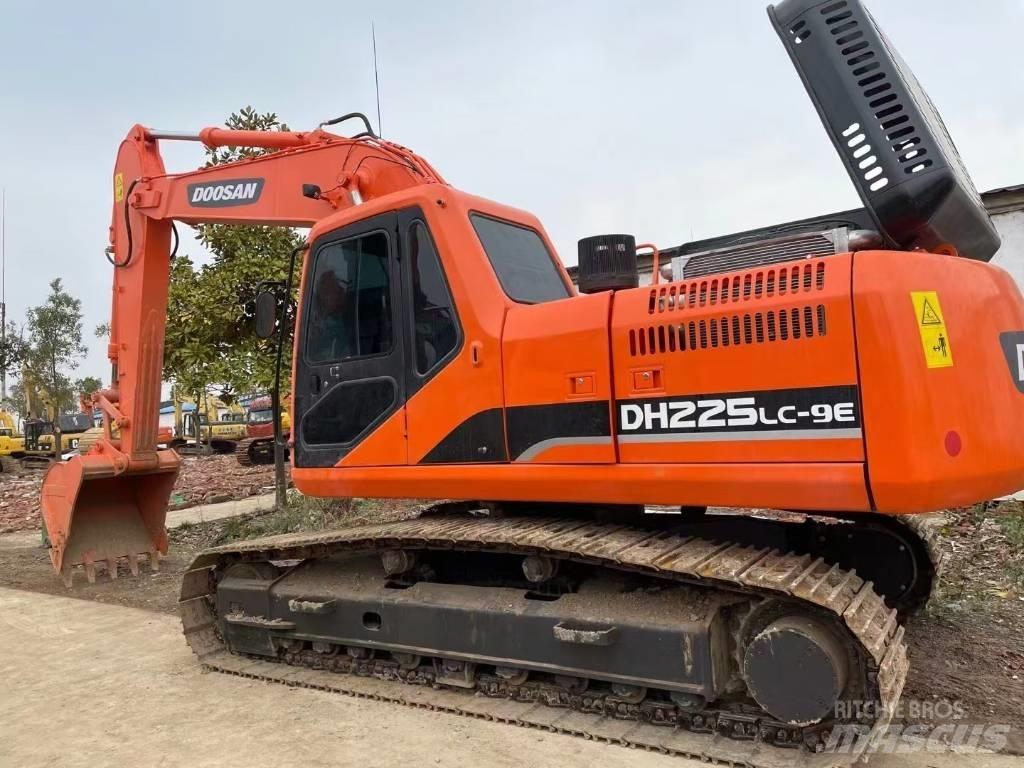 Doosan DH225LC-9E Гусеничные экскаваторы